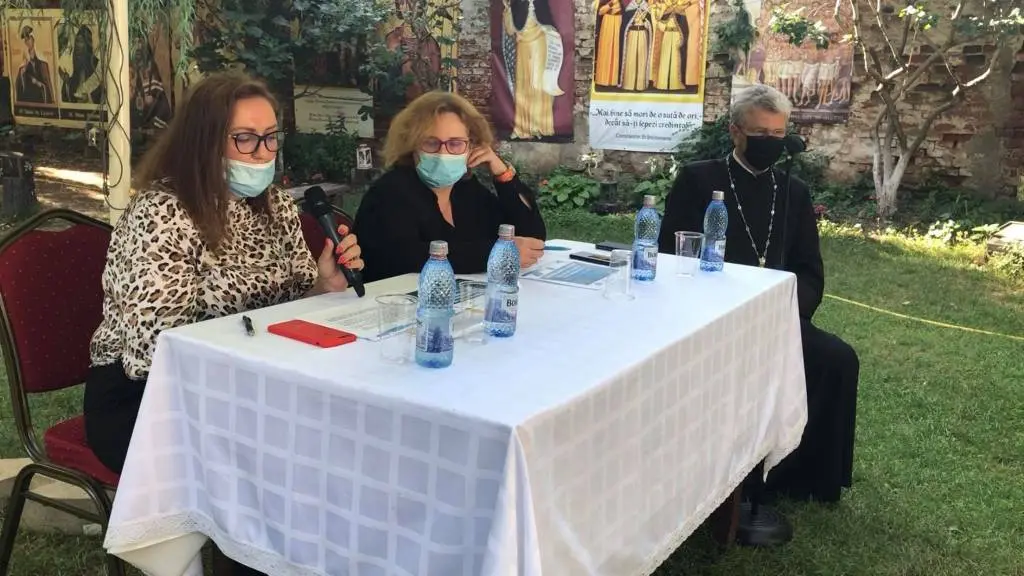 Proiectul EUROPEAN „Cantina Sfântul NICOLAE – Serviciul masă pe roți pentru BUNICII COMUNITĂȚII” alină, de astăzi, foamea a 170 de arădeni