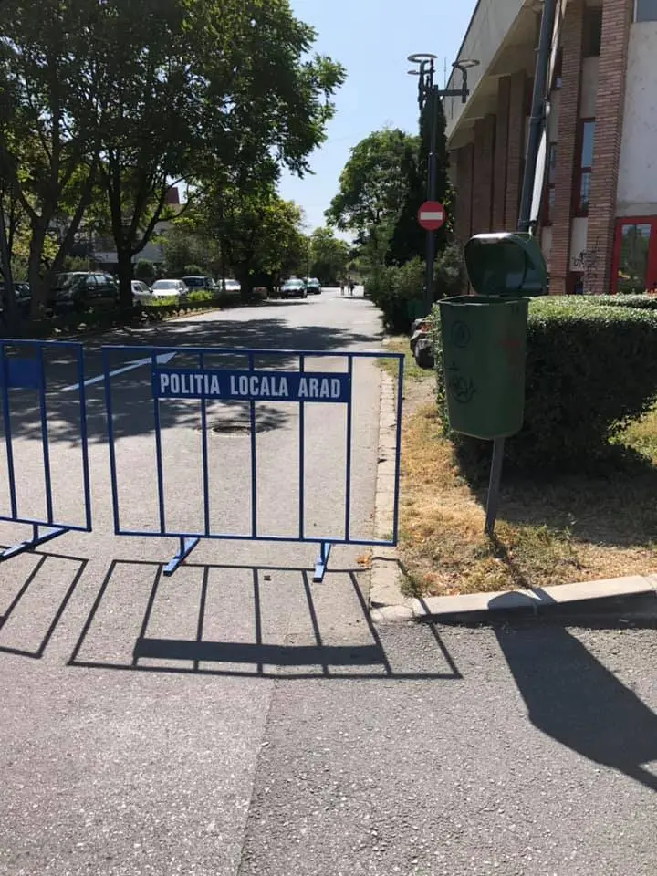 Bibarț se ceartă cu înotătorii și își asumă redeschiderea circulației în jurul Sălii Polivalente, ignorând faptul că aceasta s-a închis tocmai din cauza ACCIDENTELOR! [FOTO]