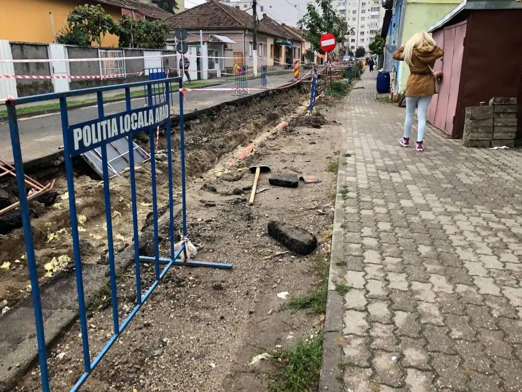 Vrei senzații tari?! Vrei TURISM de UNDERGROUND?... Ia-o de pe Luchian până pe Poetului și o să vezi toate FILMELE cu CONSTRUCTORI PROȘTI adunate într-unul singur!