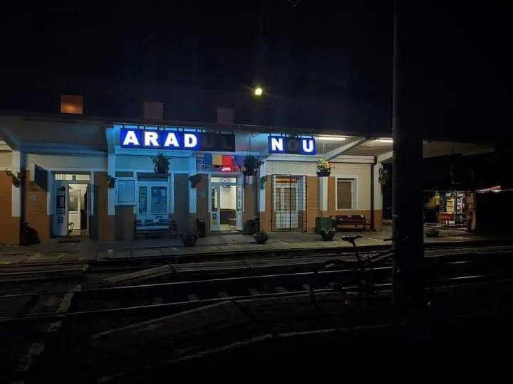 Când UNIVERSUL însuși ne scrie pe cer, cu majuscule: „NEMA CITY”, „ARAD NU”, „ARD NU”... sunt SEMNE CLARE că Aradul e populat cu niște OI ieșind cuminți din POLIGONUL FELNAC!
