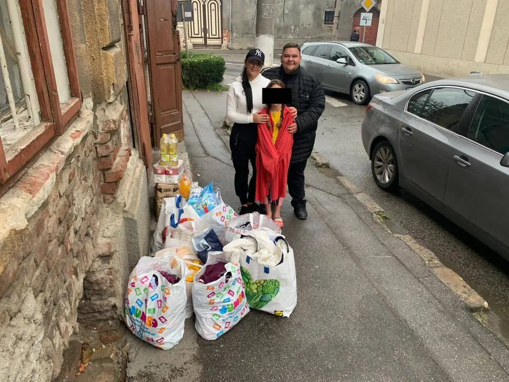 Un gest pe cât de UMAN pe atât de NECESAR în aceste vremuri blestemate... pentru o fetiță de „FOARTE BINE” la toate materiile