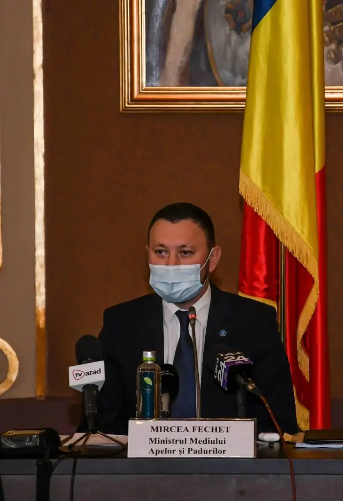FLAGRANT în Vama Nădlac. Un TIR plin cu țigări de contrabandă a fost depistat LA PONT de polițiștii de la S.I.C.E.