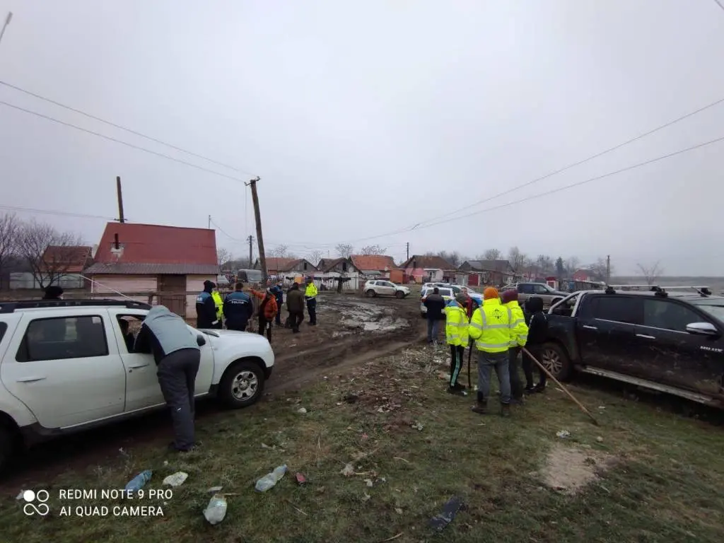 [ACTUALIZARE 8] Expertiza INML confirmă: cadavrul găsit în 3 aprilie într-o avansată stare de descompunere, parțial devorat de animale, este al micuțului Sebastian CORBEI. Ipoteza oficială a polițiștilor privind moartea copilului le jignește profesia și nouă inteligența...