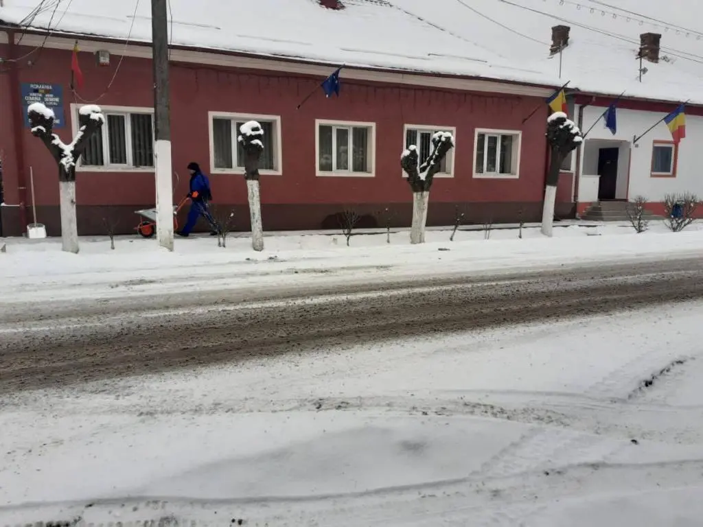 Niciun cotlon nu scapă de bătaia de joc și incompetența administrativă. Așa arată LUCRĂRILE PUBLICE PLĂTITE de la Șiștarovăț!