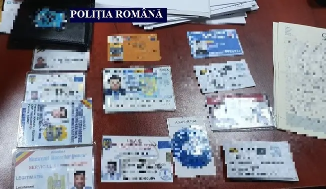 Fabulosul parcurs al genialului schizofren autodidact ISFAN Manuel Teodor: „consulul”, „polițistul”, „profetul”... CE VREA EL! Histrionul care i-a detronat pe Mișu Moacă și Aristotel la doar 22 de ani