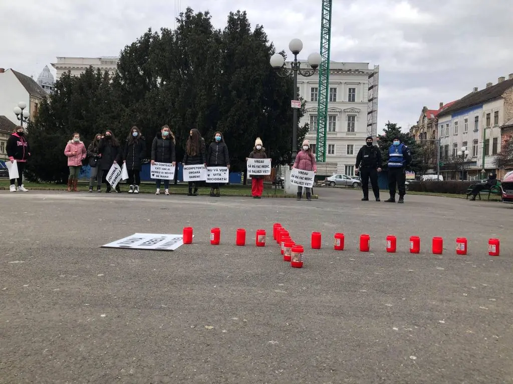 Tratamente dictatorial-inutile la COMEMORAREA-PROTEST din fața Monumentului Ostașului Român...