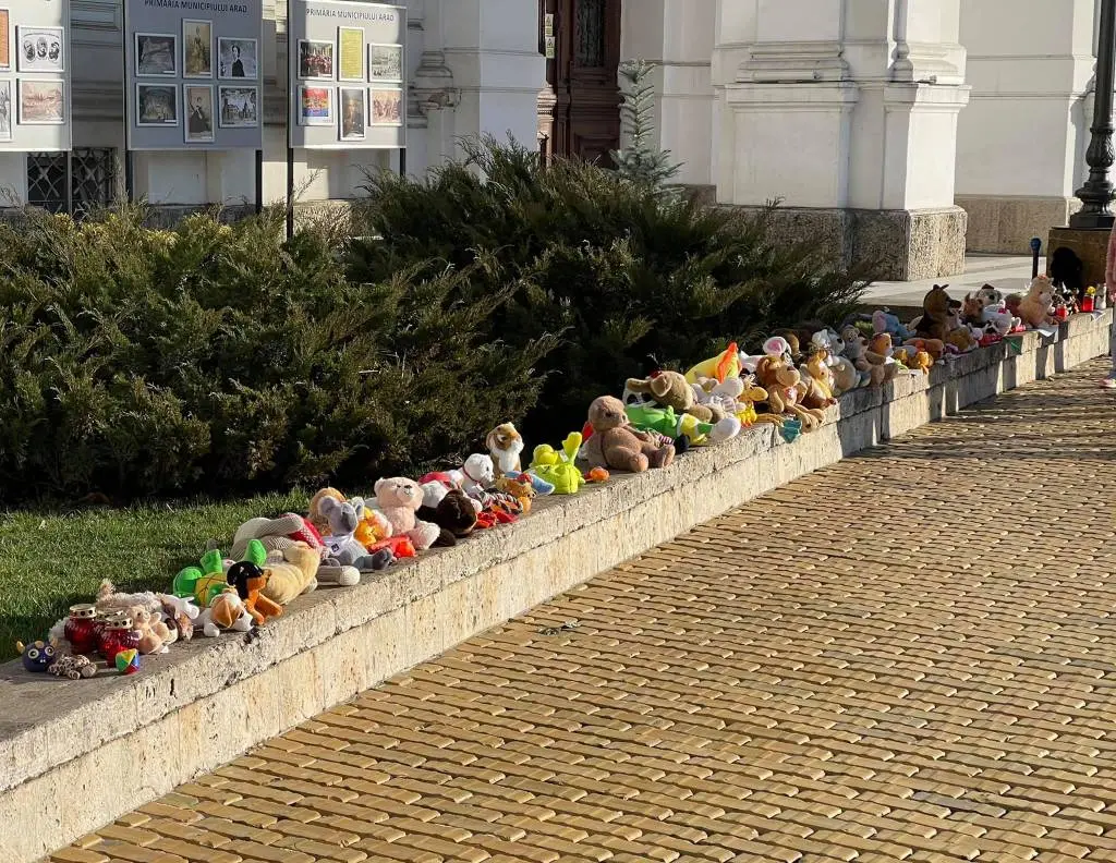 [ACTUALIZARE 2] NESIMȚIREA AGRESIVĂ a „famigliei” Crețiu, jucăriile furate ale câinelui-martir Zeus și alte porcării securistoide în derulare... ca prefață la întâlnirea de luni, cu primarul Bibarț, pe această temă