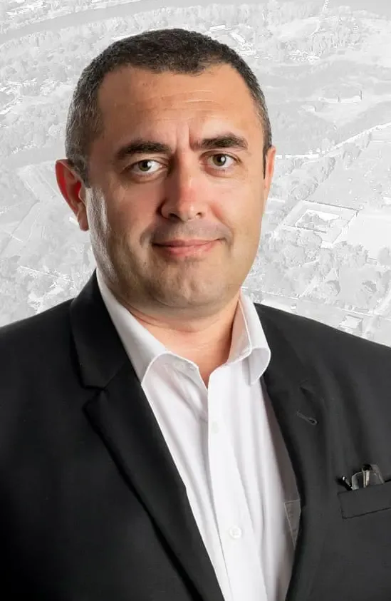 CJA a împărțit banii pentru primăriile din județ pe principiul: „Ești în barca liberală, primești bani. Nu ești, să îți fie de bine!”