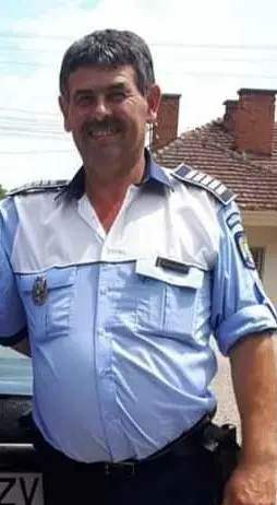 Ghici cine câștigă acest meci?! Oripilați-vă cu urechile voastre ascultând PERVERSA LUPTĂ dintre un boxeur celebru din Arad și un polițist anonim din Hălmagiu! [AUDIO / FOTO]