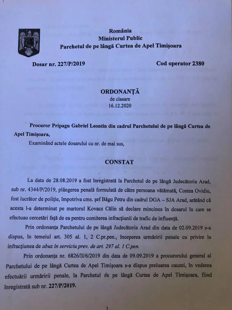 [ACTUALIZARE 2] Mai mulți susținători ai cauzei lui Ovidiu Costea s-au prezentat cu PANCARTE în fața PALATULUI DE JUSTIȚIE DIN ARAD la înfățișarea-cheie din PROCESUL ÎN CĂUTAREA DREPTĂȚII pe care-l duce fostul polițist „executat” de un sistem pervers!