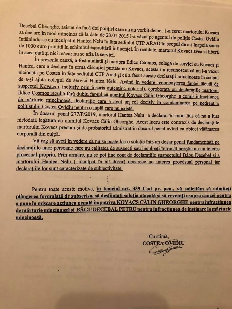 [ACTUALIZARE 2] Mai mulți susținători ai cauzei lui Ovidiu Costea s-au prezentat cu PANCARTE în fața PALATULUI DE JUSTIȚIE DIN ARAD la înfățișarea-cheie din PROCESUL ÎN CĂUTAREA DREPTĂȚII pe care-l duce fostul polițist „executat” de un sistem pervers!