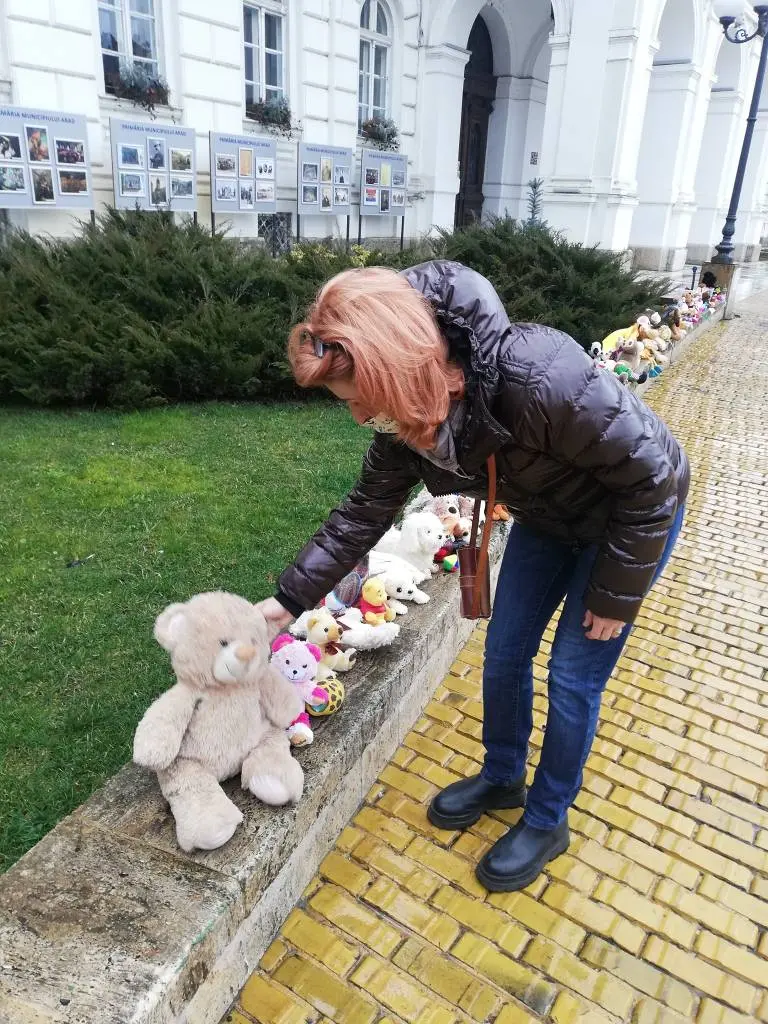 [ACTUALIZARE 2] NESIMȚIREA AGRESIVĂ a „famigliei” Crețiu, jucăriile furate ale câinelui-martir Zeus și alte porcării securistoide în derulare... ca prefață la întâlnirea de luni, cu primarul Bibarț, pe această temă