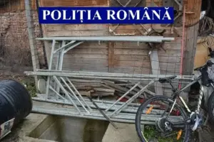 percheziții la lipova