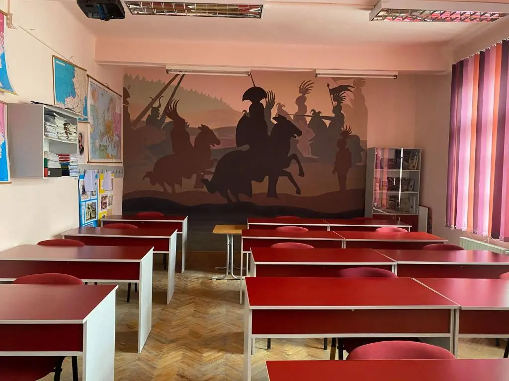 Când nu există viziune și soluții, decizi din pix „reorganizarea rețelei școlare din municipiu și județ” (1) [GALERIE FOTO]