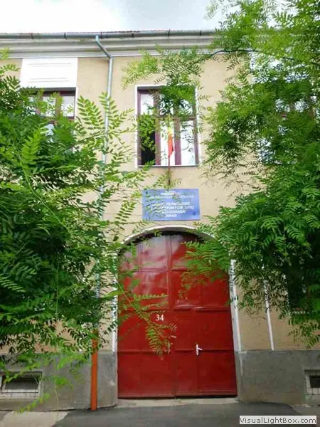 Decizii din pix ale ISJ Arad: Liceul Tehnologic „Aurel Vlaicu", cu laboratoare și ateliere cu tot, pe cale de-a fi „mutat” într-o clădire-internat pentru că „trebuie fluidizat traficul” în zona „Peda”