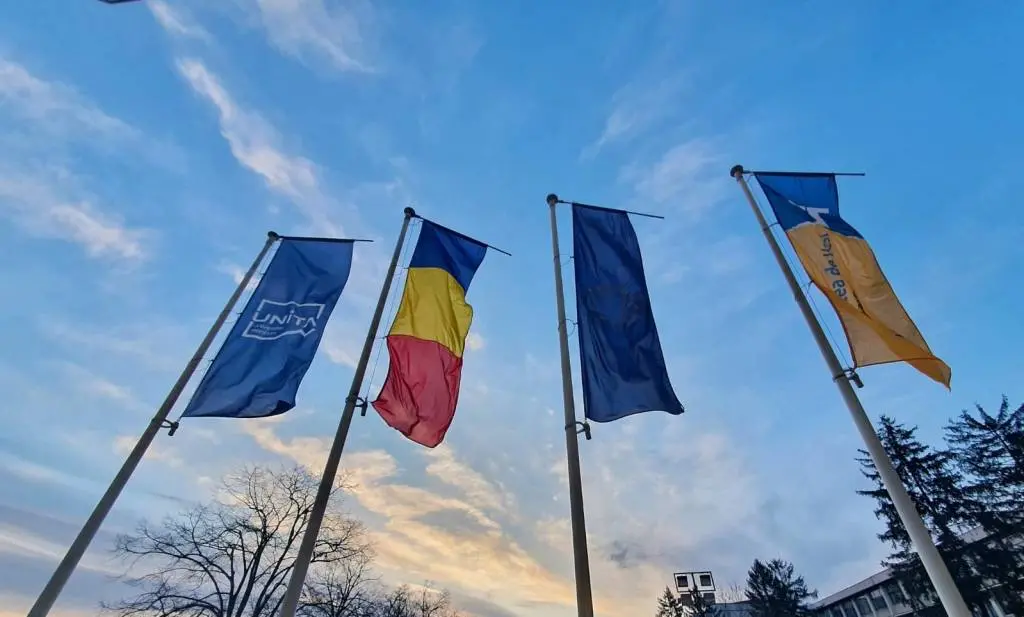 Susținerea educației și revenirea la normalitate prin proiectul „We Unite Them – Their Future is Our Future” lansat de UVT. Studii îngrijorătoare: peste 900 de mii de elevi au fost impactați în mod direct de efectele negative ale pandemiei COVID-19