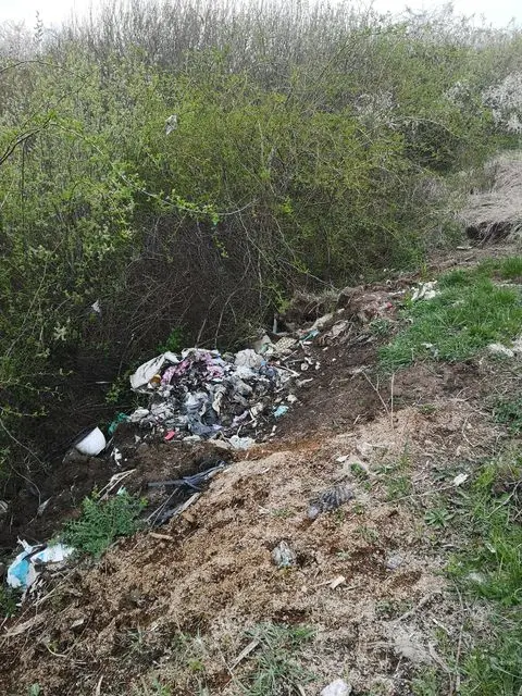 Comuna Apateu continuă să-și polueze singură inclusiv ARIILE PROTEJATE!
