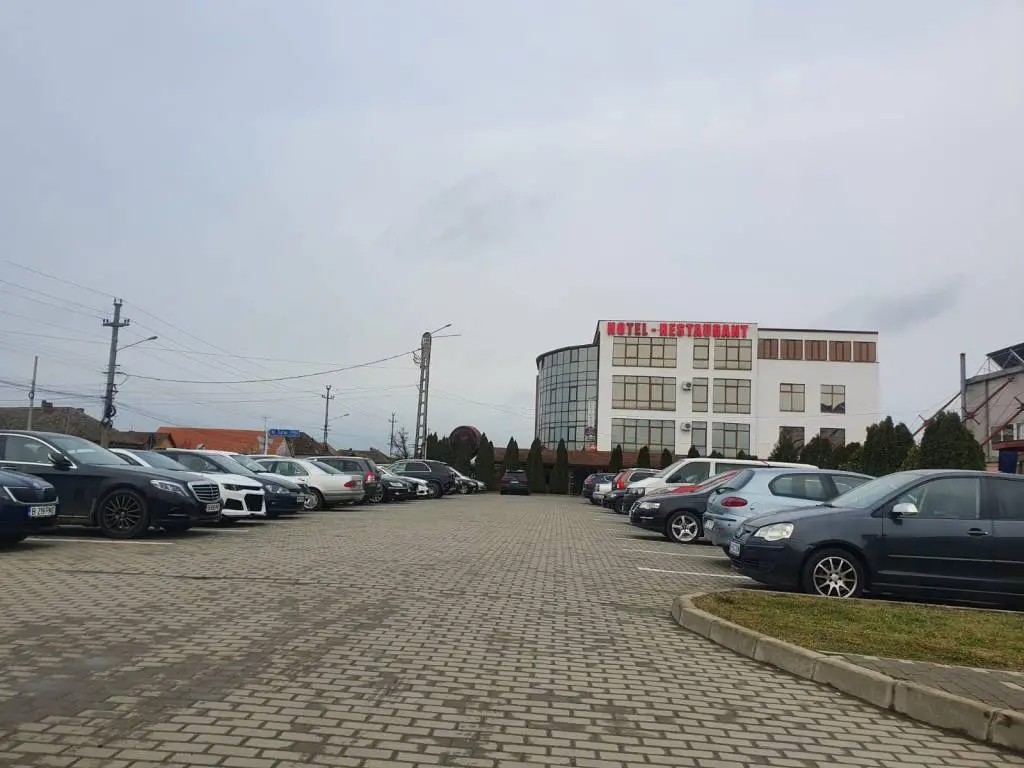 CHEF CLANDESTIN la „Taverna Pecicană” a fostului ministru de Interne, Traian Igaș - spart de polițiști!