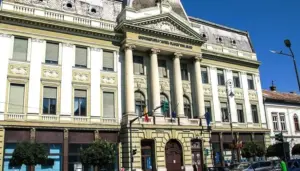 De ce tac universitarii arădeni în cazul plagiatelor ramonei lile?... Simplu: pentru bani mulți și interese în conflict! Vezi veniturile cadrelor din conducerea u. A. V. Dezvăluite în presa centrală 17 uav arad