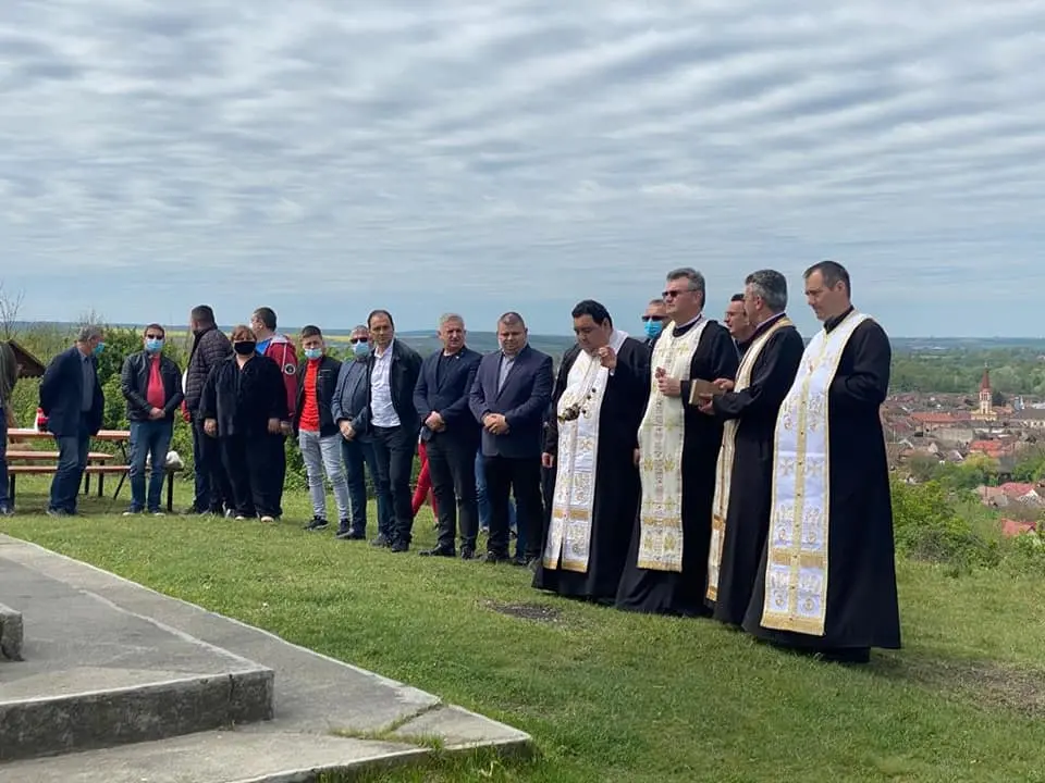 S-a renovat și pus în valoarea meritată „Crucea lui BOCU” de la Lipova [FOTO]