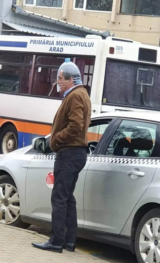 Ești NEVACCINAT - ești DISCRIMINAT, linșat de ultra-vaxeri și dat afară din serviciu... cel puțin dacă ești TAXIMETRIST și ai „sânge în instalație” să te cerți pentru DREPTURILE tale FUNDAMENTALE!