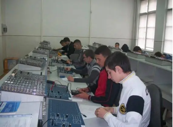 [OFERTĂ EDUCAȚIONALĂ – Liceul Tehnologic „ Aurel Vlaicu”] Calificarea – Tehnician electrician electronist auto (clasa a IX-a liceu)