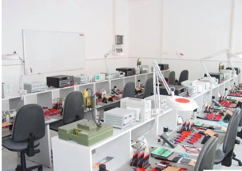 [OFERTĂ EDUCAȚIONALĂ – Liceul Tehnologic „ Aurel Vlaicu”] Calificarea – Tehnician electrician electronist auto (clasa a IX-a liceu)