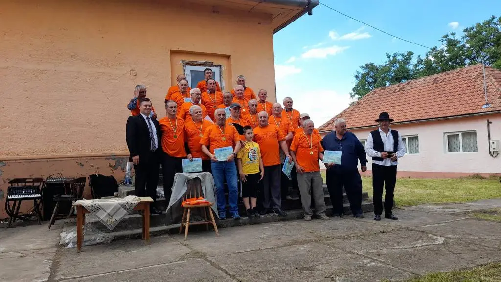 „Festivalul Oinei - Memorialul Lazăr Vesa”: prilejul cu care comuna ALMAȘ și-a cinstit TRADIȚIILE și ÎNVĂȚĂTORII