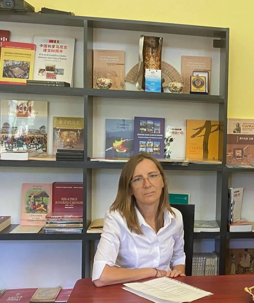 Preşedintele asociației CON BRIO, Ana-Maria Dragoş şi dr. Liliana Bran, directorul Şcolii Postliceale Sanitare și-au prezentat CV-urile și proiectele în cadrul Forumul Prieteniei și Colaborării Româno-Chineze
