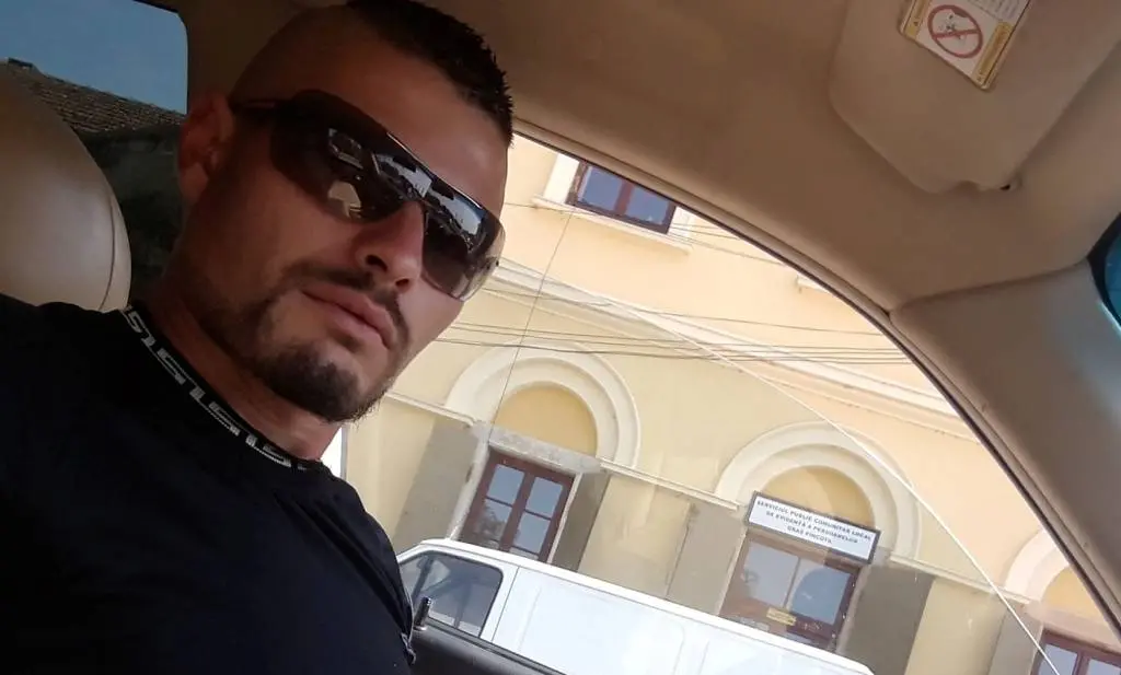 [ACTUALIZARE 2] Corpul tânărului din Covăsânț înecat în „lacul” Ghioroc a fost dus la Medicina Legală; în cauză s-a întocmit un dosar penal pentru OMOR DIN CULPĂ