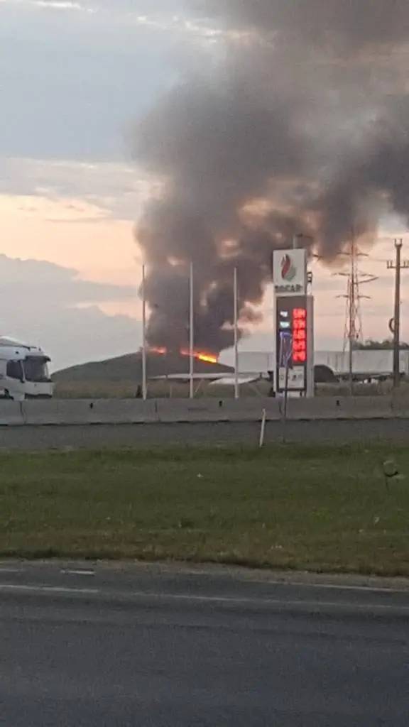 [ACTUALIZARE 4] ISUJ Arad: Incendiul de la groapa de gunoi a fost lichidat