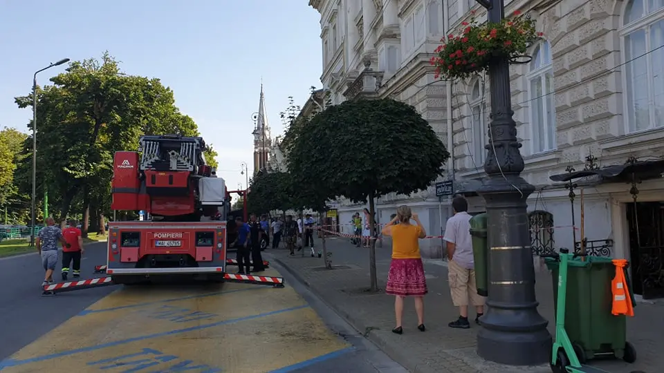 Să fie un SEMN?... CAD ORNAMENTE de pe Palatul Cenad concomitent cu sărbătorirea Imnului Național!
