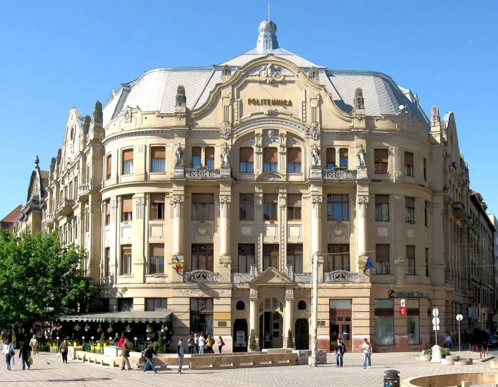 Absolvenții de liceu din județul Arad se pot înscrie online la cele 10 facultăți din cadrul Universității Politehnica Timișoara