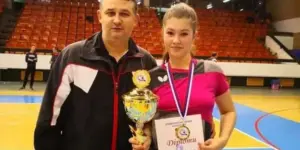 alesia sferlea şi adela strună