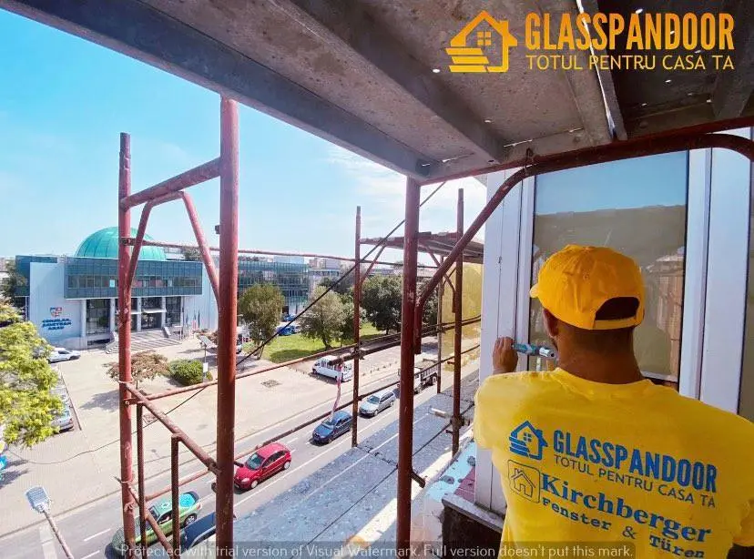 Glasspandoor a finalizat lucrările la blocul 42 de pe Strada Ștefan Augustin Doinaș în numai șapte zile