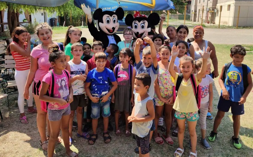 Campanie civică de conștientizare a importanței apartenenței și identității etnice a minorității rome: „Îmi asum identitatea, mândru că sunt rom!”