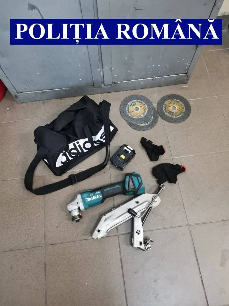 A fost de-ajuns să-i ia pe câțiva... Încă doi hoți, prinși în timp ce încercau să sustragă CATALIZATOARE de pe o stradă din Vladimirescu