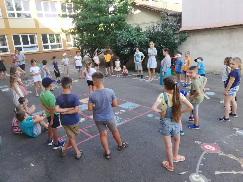 Activităţile Proiectului educaţional „Hai la şcoala de vară!” derulate  în incinta Școlii Gimnaziale ,,Aurel Vlaicu” Arad au ajuns la final [FOTO]