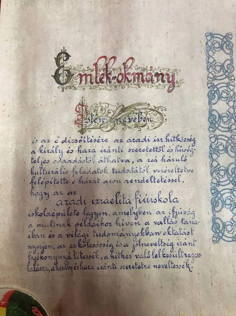 Un DOCUMENT vizând istoria olografă a ȘCOLII EVREIEȘTI din Arad a fost găsit cu prilejul lucrărilor de renovare a clădirii de pe „Pavel Chinezu”