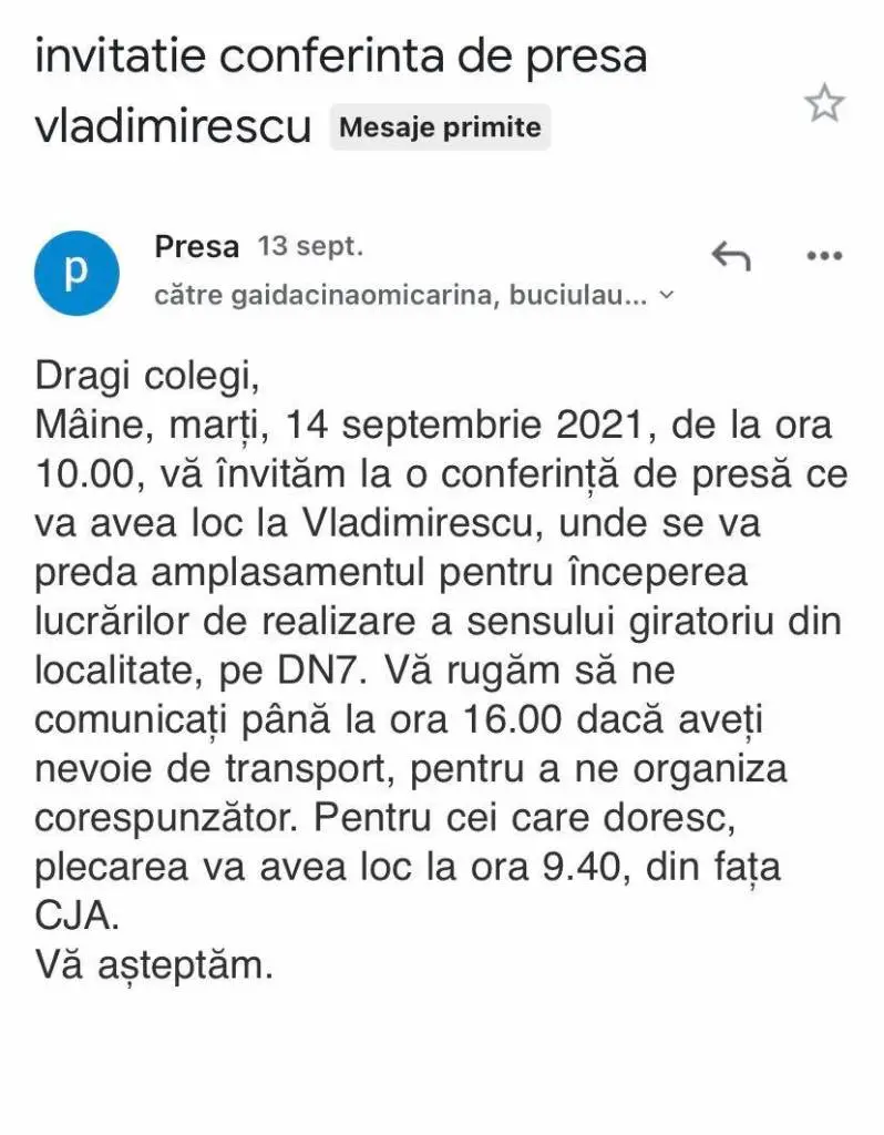 Încă doi penibili care se învârt în „cercurile puterii” aiurea își lipesc imaginea de sensul giratoriu de la „Via Carmina”...