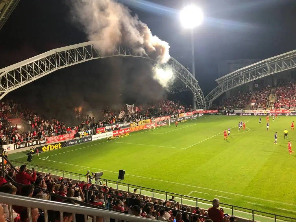 Inimile suporterilor și schimbările lui Balint au salvat un punct prețios în lupta UTA-ei pentru menținerea pe loc de play-off