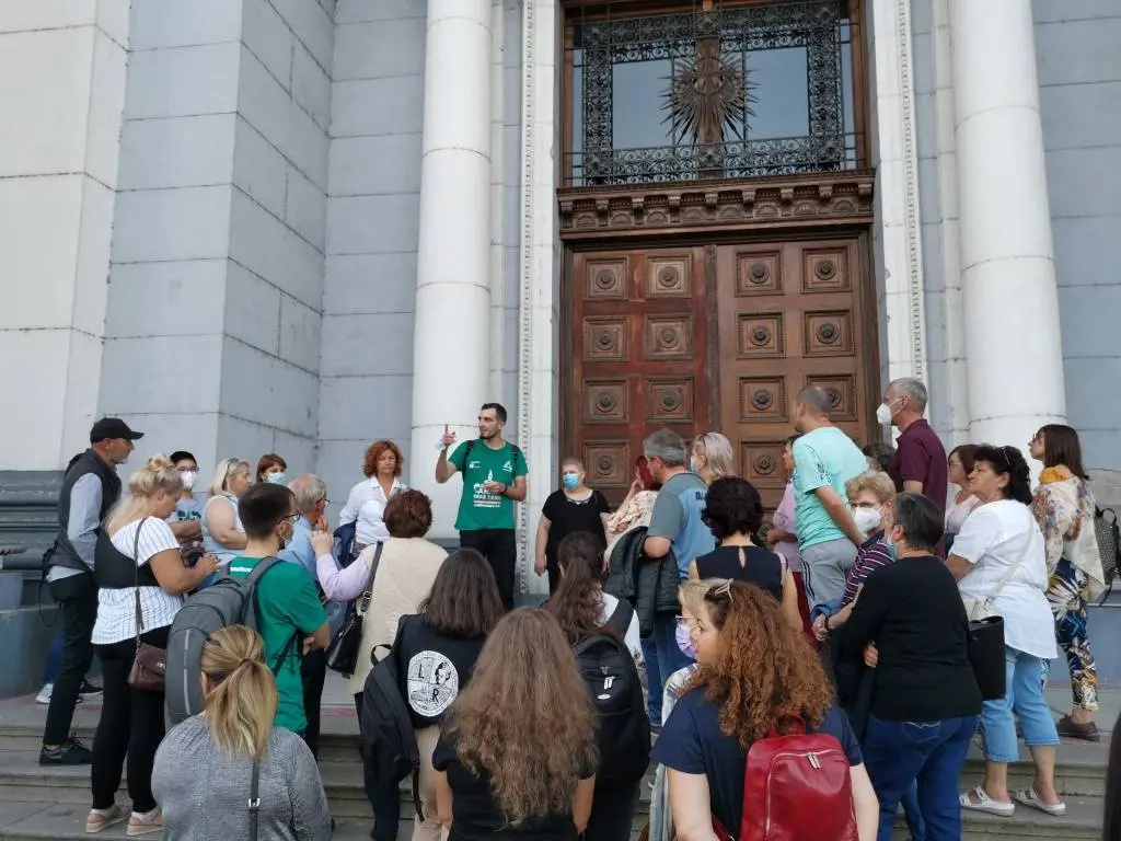 Mai bine „Turist la tine acasă” decât nicăieri. „Arad Free Tours” a organizat 8 tururi tematice într-o lună