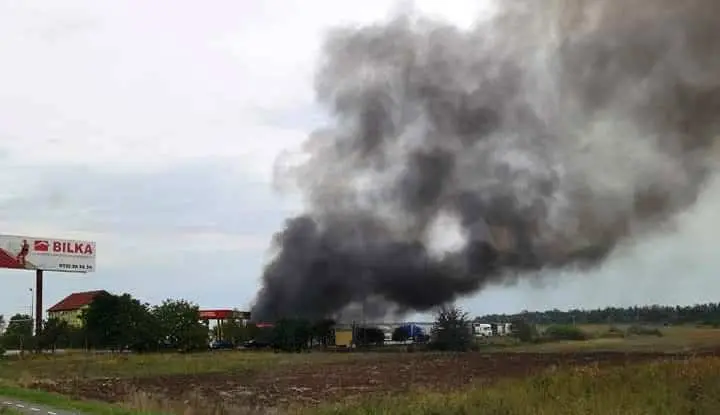 [ACTUALIZARE 2] Un SCURTCIRCUIT a fost cauza care a dus la incendiul de joi seara în urma căruia restaurantul de la ieșirea din Vladimirescu s-a făcut scrum