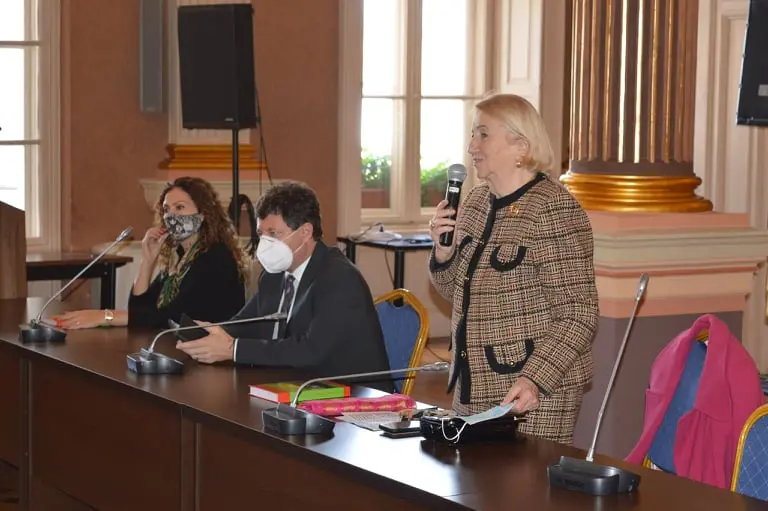 Sala „Regele Ferdinand” a găzduit lansarea celui de-al patrulea volum al cărții „Cultura și Civilizația Chineză. Dialoguri Româno-Chineze”