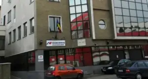cei trei funcționari apia reținuți