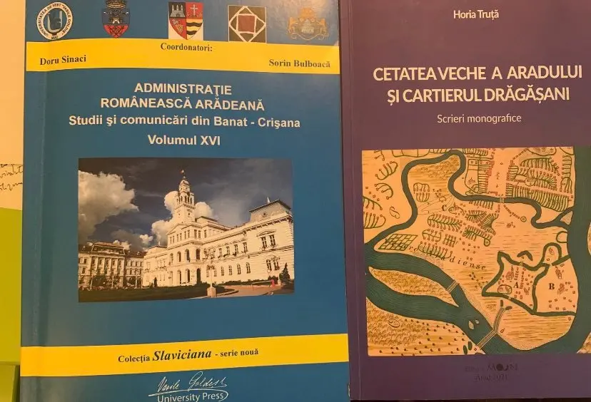 Conferința Națională cu prilejul Zilei Naționale, Arad 2021: „Comunicări paralele” cu tematica și două volume lansate