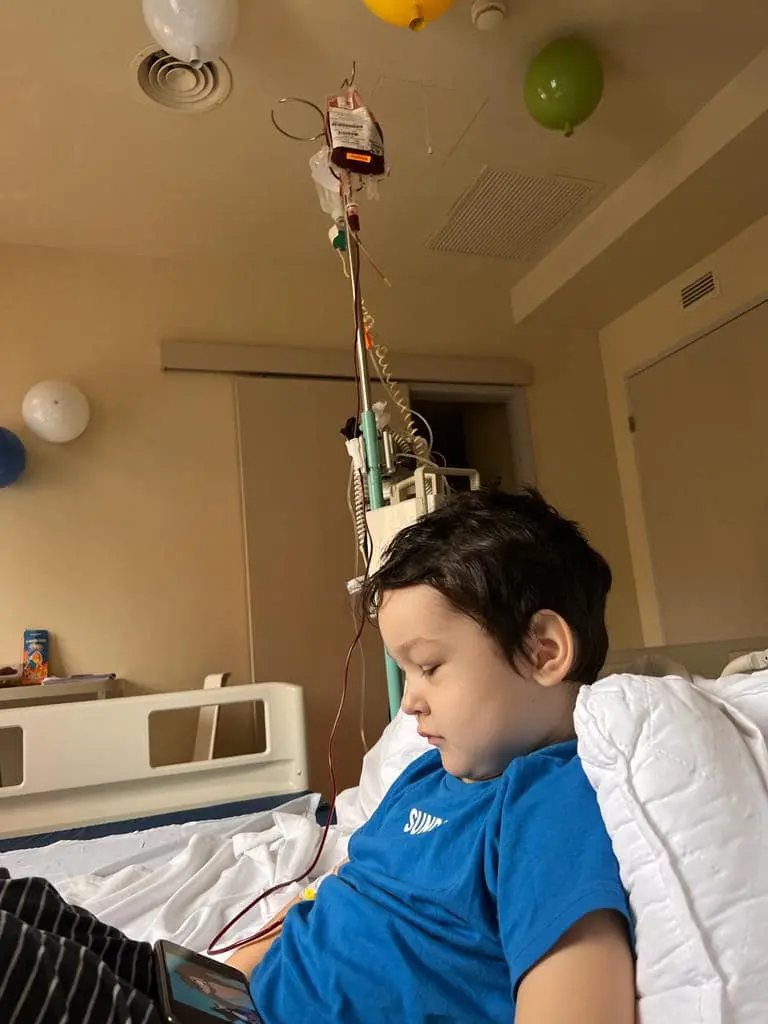 [ACTUALIZARE 2] Grație oamenilor cu suflet bun, VICTOR a ajuns la clinica din Italia, de unde-i dorim să se întoarcă VINDECAT