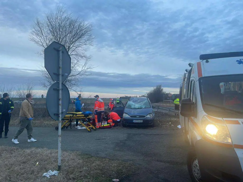 Două accidente la prima oră a dimineții pe drumurile din județ