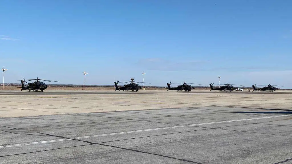elicoptere militare pe aeroportul timișoara