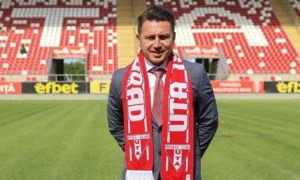 ilie poenaru (45 de ani)